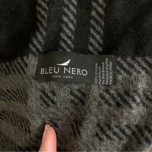 Bleu Nero Black and Gray Scarf